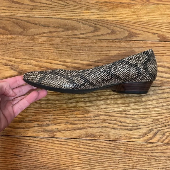 Indigo by Clarks Snakeskin Pattern Slip On Shoes heeled loafer size 7.5 - Picture 8 of 11